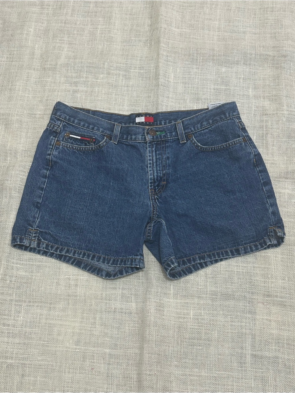 VTG. TOMMY HILFIGER MID RISE SHORTS SIZE 11